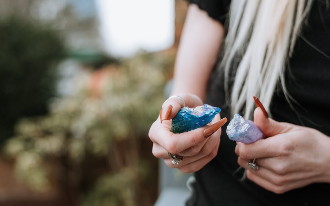 Emeraude vs Opale : Faire le bon choix pour sa bague